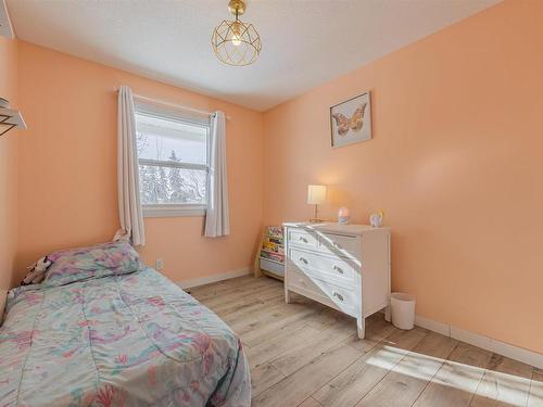 8612 152A Avenue, Edmonton, AB - Indoor Photo Showing Bedroom