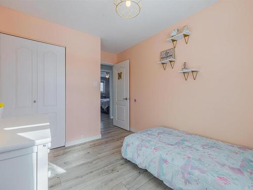 8612 152A Avenue, Edmonton, AB - Indoor Photo Showing Bedroom