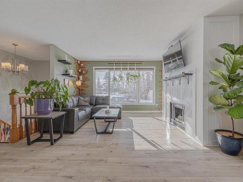 8612 152A Avenue, Edmonton, AB - Indoor Photo Showing Living Room