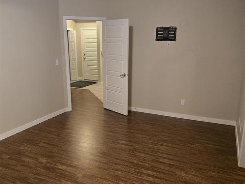 202 13835 155 Avenue, Edmonton, AB - Indoor Photo Showing Bathroom