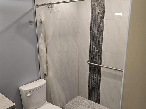 202 13835 155 Avenue, Edmonton, AB - Indoor Photo Showing Bathroom