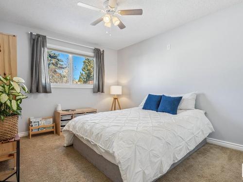 5912 11 Avenue Nw, Edmonton, AB - Indoor Photo Showing Bedroom