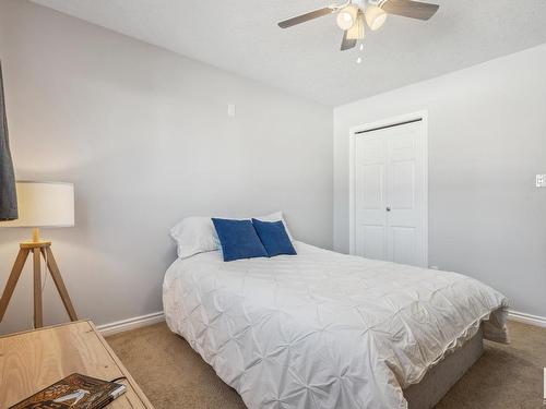 5912 11 Avenue Nw, Edmonton, AB - Indoor Photo Showing Bedroom