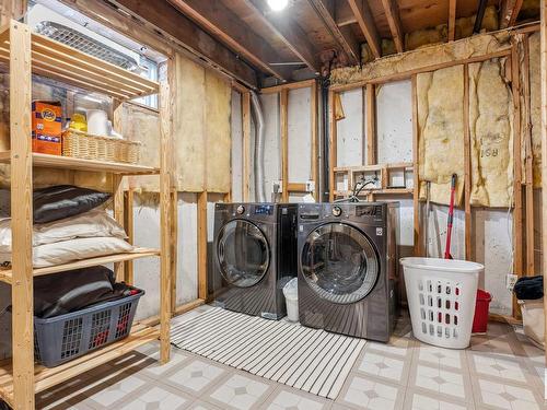 5912 11 Avenue Nw, Edmonton, AB - Indoor Photo Showing Laundry Room