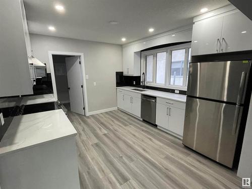 10505 76 Street, Edmonton, AB - Indoor Photo Showing Kitchen