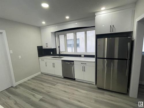 10505 76 Street, Edmonton, AB - Indoor Photo Showing Kitchen