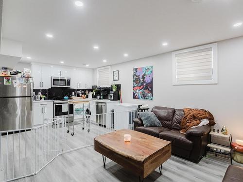 10505 76 Street, Edmonton, AB - Indoor Photo Showing Living Room