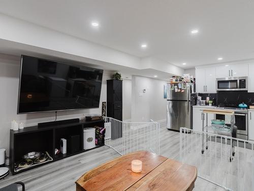 10505 76 Street, Edmonton, AB - Indoor Photo Showing Kitchen