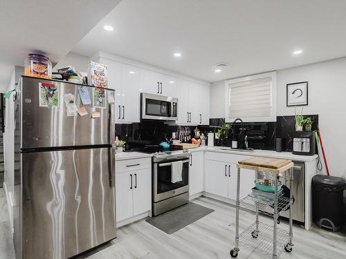 10505 76 Street, Edmonton, AB - Indoor Photo Showing Kitchen