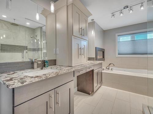 4510 Wingfield Bay, Edmonton, AB - Indoor Photo Showing Bathroom