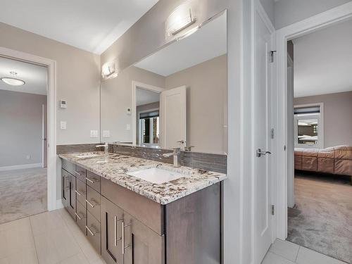 4510 Wingfield Bay, Edmonton, AB - Indoor Photo Showing Bathroom