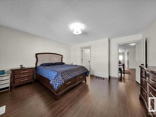 15836 13 Avenue Sw, Edmonton, AB - Indoor Photo Showing Bedroom