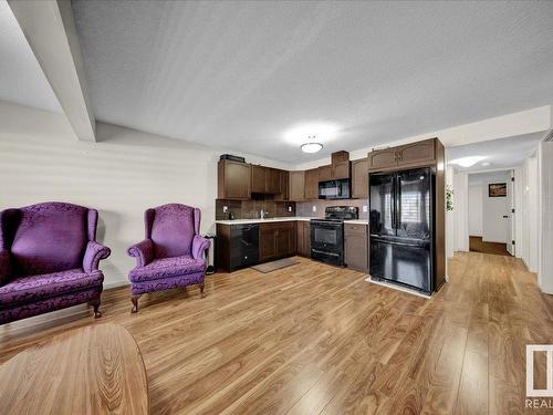 15836 13 Avenue Sw, Edmonton, AB - Indoor Photo Showing Kitchen