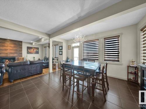 15836 13 Avenue Sw, Edmonton, AB - Indoor Photo Showing Dining Room