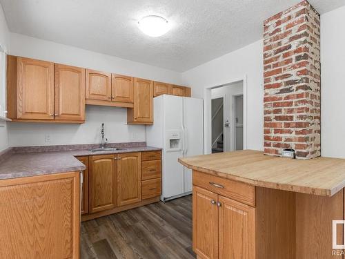 11250 57 Street, Edmonton, AB - Indoor Photo Showing Kitchen