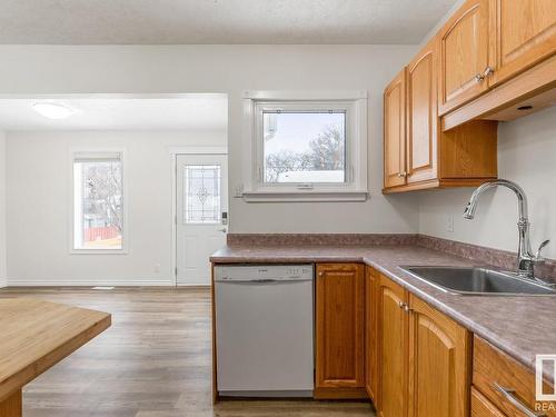 11250 57 Street, Edmonton, AB - Indoor Photo Showing Kitchen