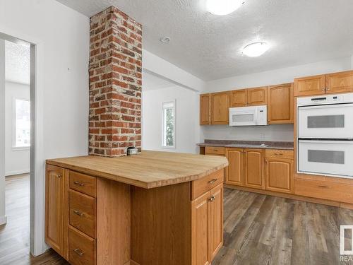 11250 57 Street, Edmonton, AB - Indoor Photo Showing Kitchen