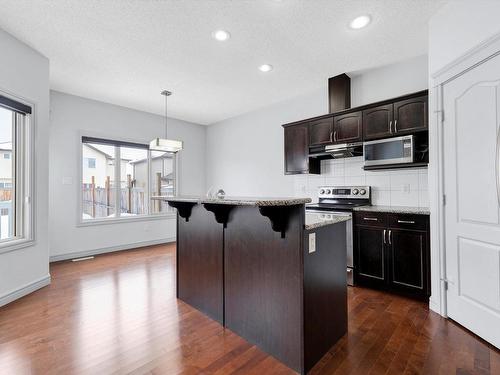 2832 16 Avenue Nw, Edmonton, AB - Indoor Photo Showing Kitchen