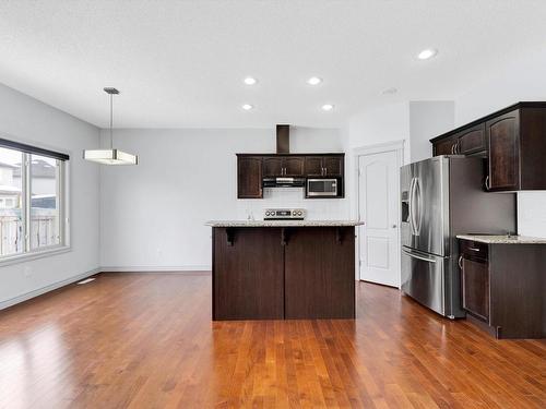 2832 16 Avenue Nw, Edmonton, AB - Indoor Photo Showing Kitchen