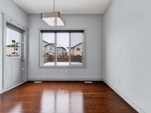 2832 16 Avenue Nw, Edmonton, AB - Indoor Photo Showing Other Room