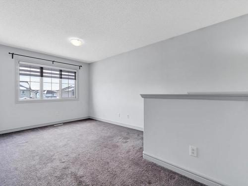 2832 16 Avenue Nw, Edmonton, AB - Indoor Photo Showing Other Room