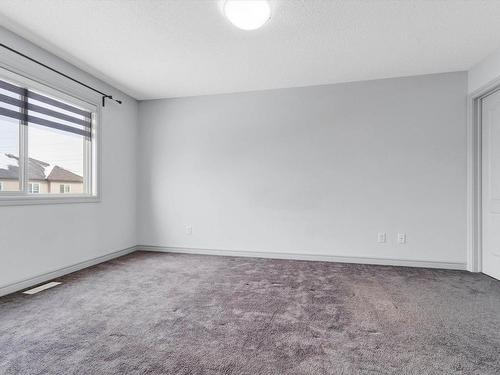 2832 16 Avenue Nw, Edmonton, AB - Indoor Photo Showing Other Room