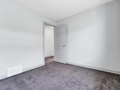 2832 16 Avenue Nw, Edmonton, AB - Indoor Photo Showing Other Room