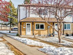 22 14511 52 Street  Edmonton, AB T5A 4M6