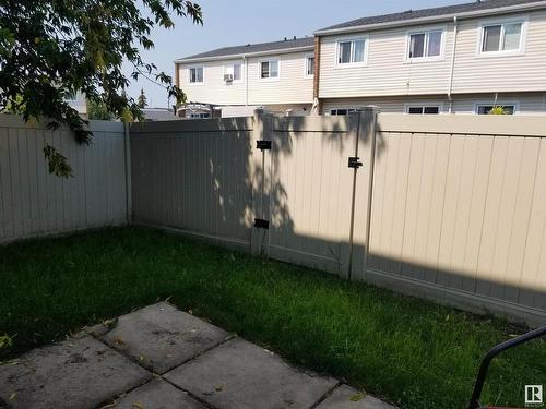 118 Centennial Court, Edmonton, AB - Outdoor