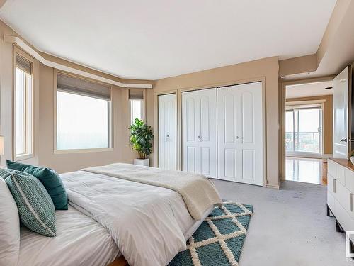 1001 10649 Saskatchewan Drive, Edmonton, AB - Indoor Photo Showing Bedroom