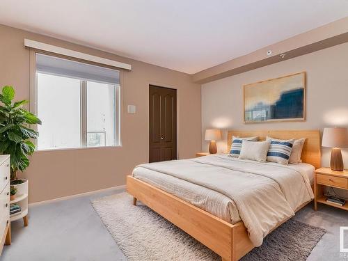 1001 10649 Saskatchewan Drive, Edmonton, AB - Indoor Photo Showing Bedroom