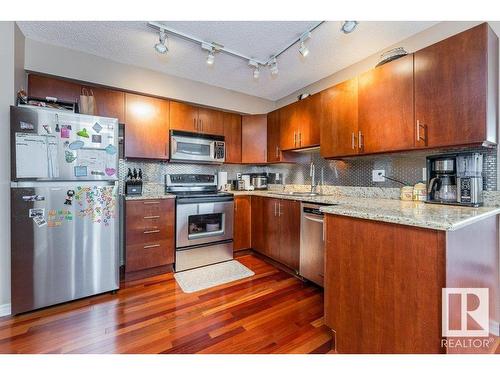 1001 10649 Saskatchewan Drive, Edmonton, AB - Indoor Photo Showing Kitchen