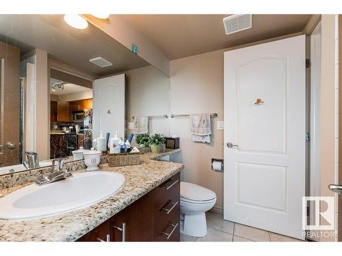 1001 10649 Saskatchewan Drive, Edmonton, AB - Indoor Photo Showing Bathroom