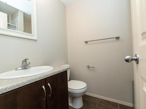 10 9856 83 Avenue, Edmonton, AB - Indoor Photo Showing Bathroom