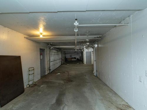 10 9856 83 Avenue, Edmonton, AB - Indoor Photo Showing Garage