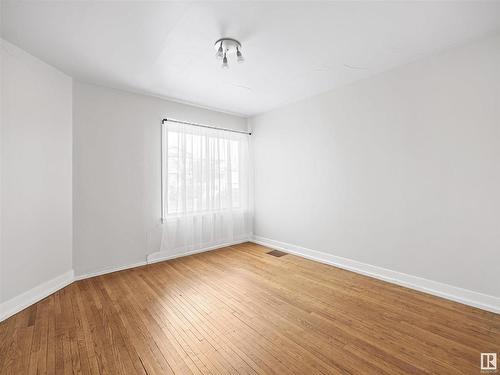 9335 103A Avenue, Edmonton, AB - Indoor Photo Showing Other Room