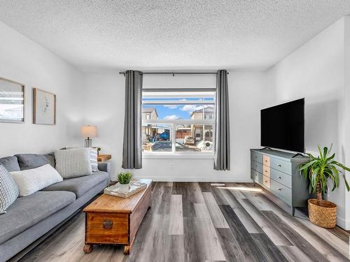 14727 33 Street, Edmonton, AB - Indoor Photo Showing Living Room