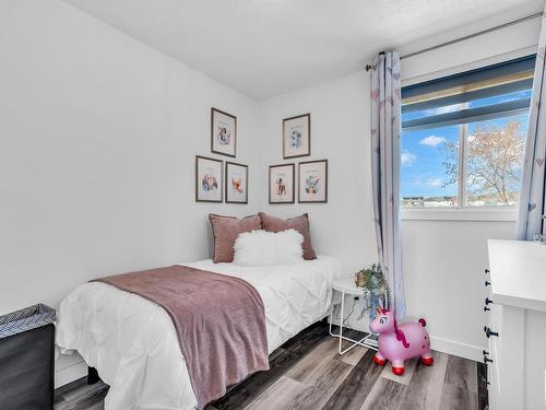 14727 33 Street, Edmonton, AB - Indoor Photo Showing Bedroom