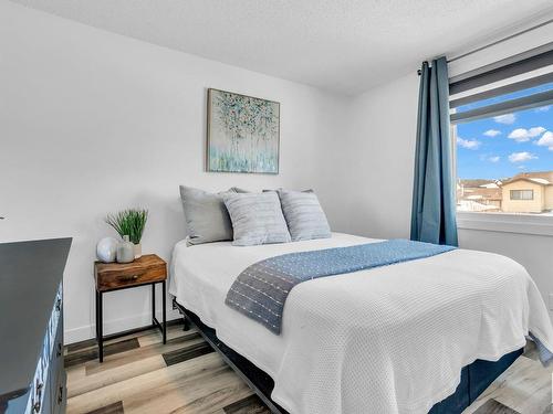 14727 33 Street, Edmonton, AB - Indoor Photo Showing Bedroom