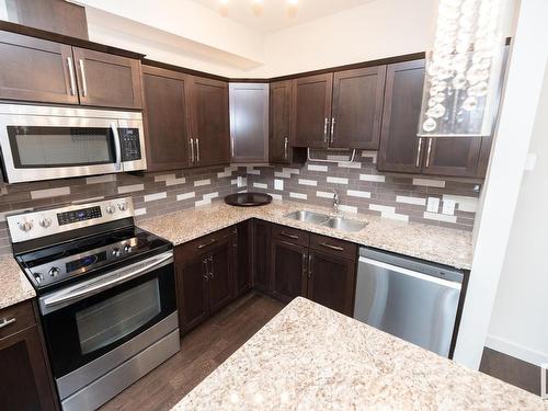 105 10520 56 Avenue, Edmonton, AB - Indoor Photo Showing Kitchen