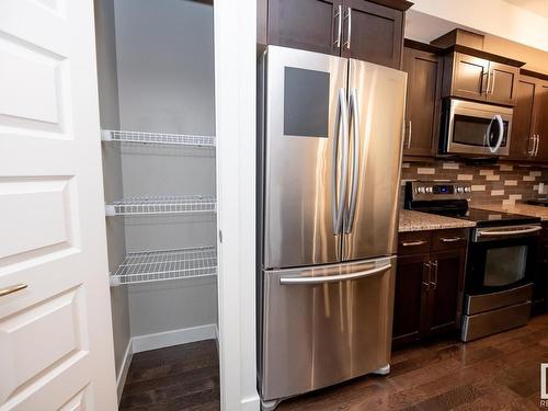 105 10520 56 Avenue, Edmonton, AB - Indoor Photo Showing Kitchen