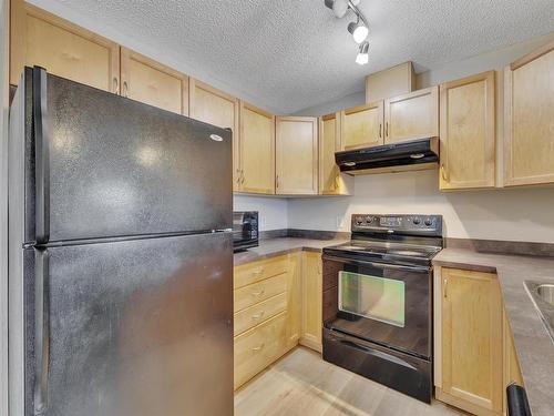 311 646 Mcallister Loop, Edmonton, AB - Indoor Photo Showing Kitchen