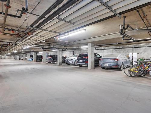 311 646 Mcallister Loop, Edmonton, AB - Indoor Photo Showing Garage