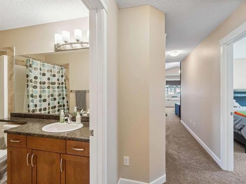 16724 60 Street, Edmonton, AB - Indoor Photo Showing Bathroom