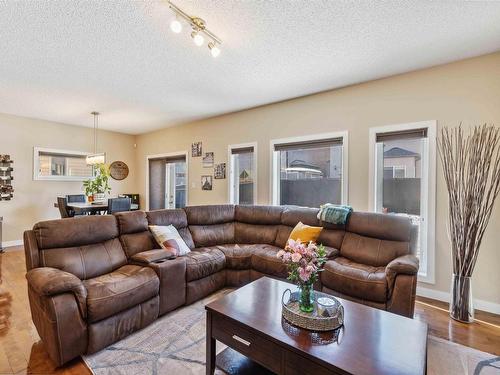 16724 60 Street, Edmonton, AB - Indoor Photo Showing Living Room