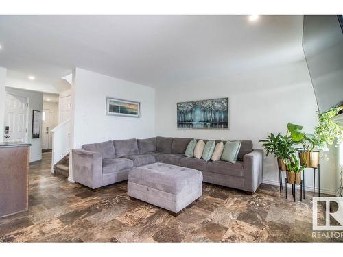 937 Ebbers Crescent Nw, Edmonton, AB - Indoor Photo Showing Living Room