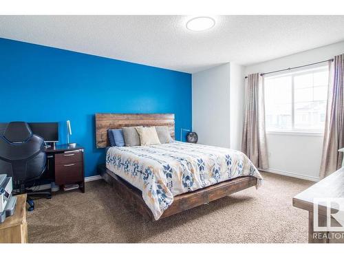 937 Ebbers Crescent Nw, Edmonton, AB - Indoor Photo Showing Bedroom