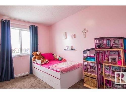 937 Ebbers Crescent Nw, Edmonton, AB - Indoor Photo Showing Bedroom