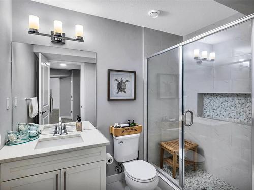 1811 Keene Crescent, Edmonton, AB - Indoor Photo Showing Bathroom