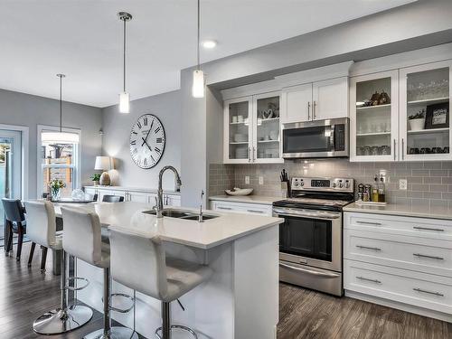 1811 Keene Crescent, Edmonton, AB - Indoor Photo Showing Kitchen With Double Sink With Upgraded Kitchen